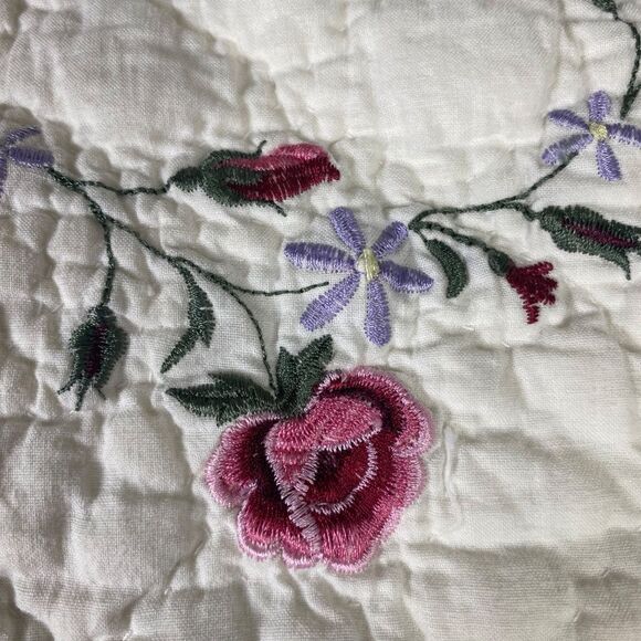 Vtg 60s 70s Pillow Shams Shabby Chic ,Victiorian Wht w/roses - Picture 5 of 5